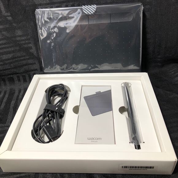 Wacom Intuos Small Art & Graphics Drawing Tablet Digital Drawing IN BOX - Picture 3 of 6